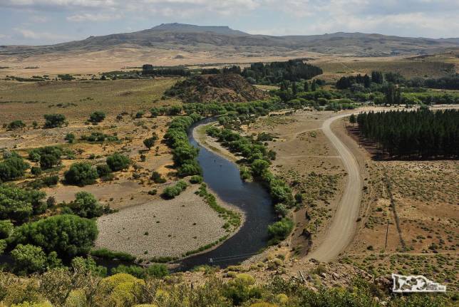 Um dos belos rios da região de Junín de Los Andes, no sul da Argentina, famosos pela pescaria de truta